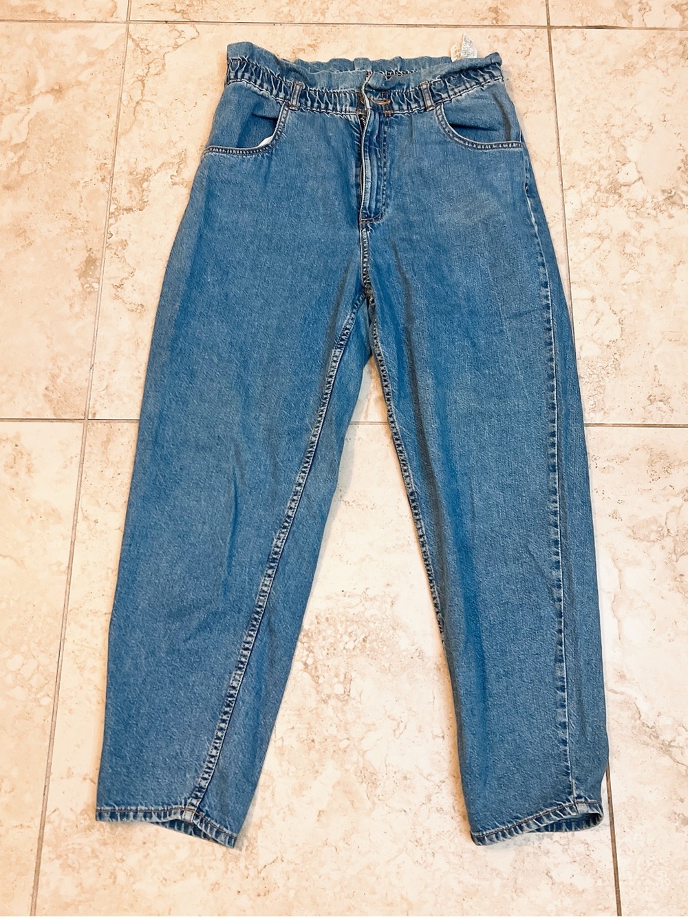 Free- Zara  tapered leg jeans